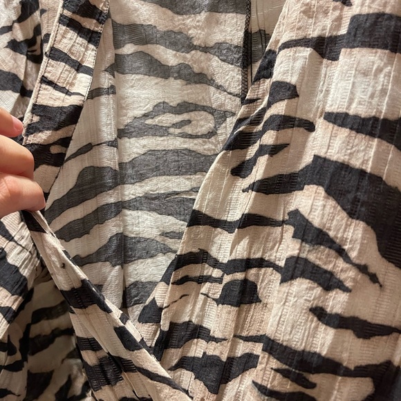 H&M Zebra Tie Waist Maxi Dress - Picture 3 of 7